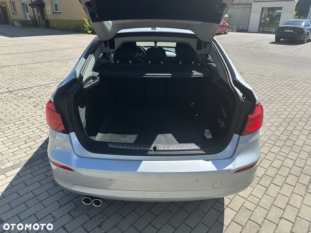 BMW Seria 3 320d xDrive - 16
