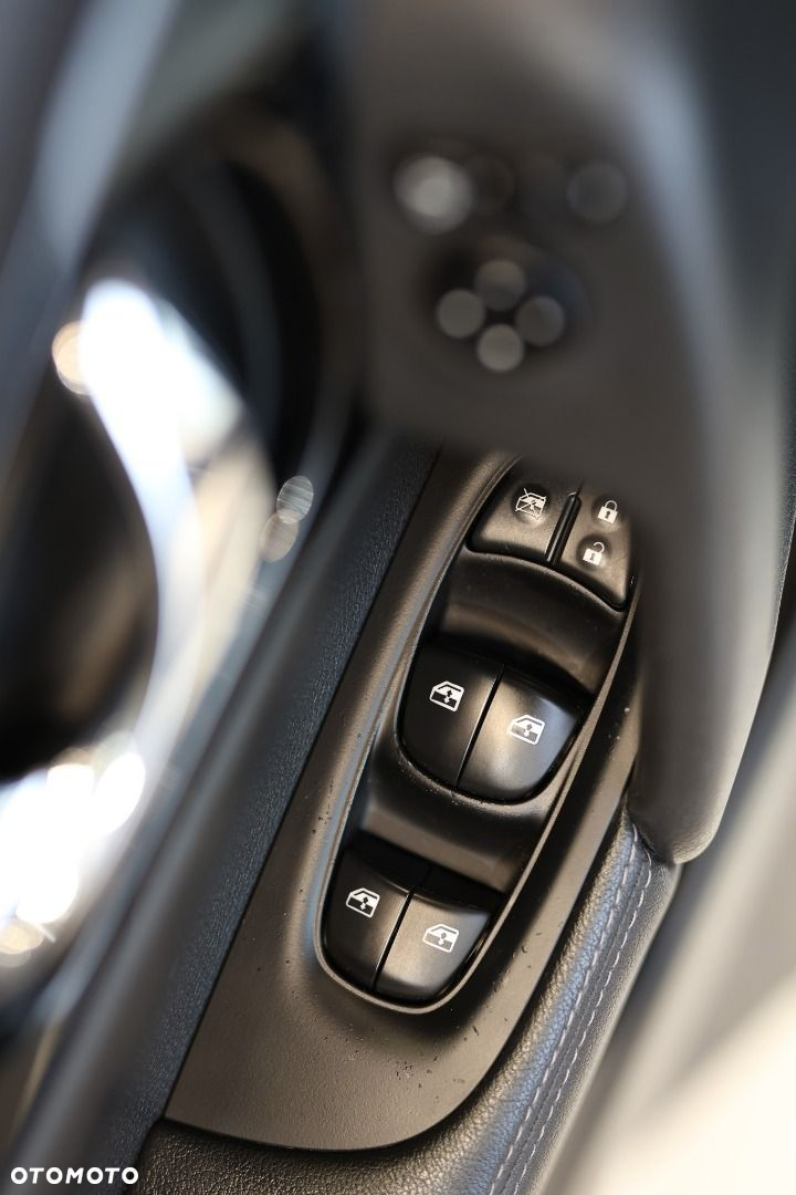 Nissan Qashqai - 13