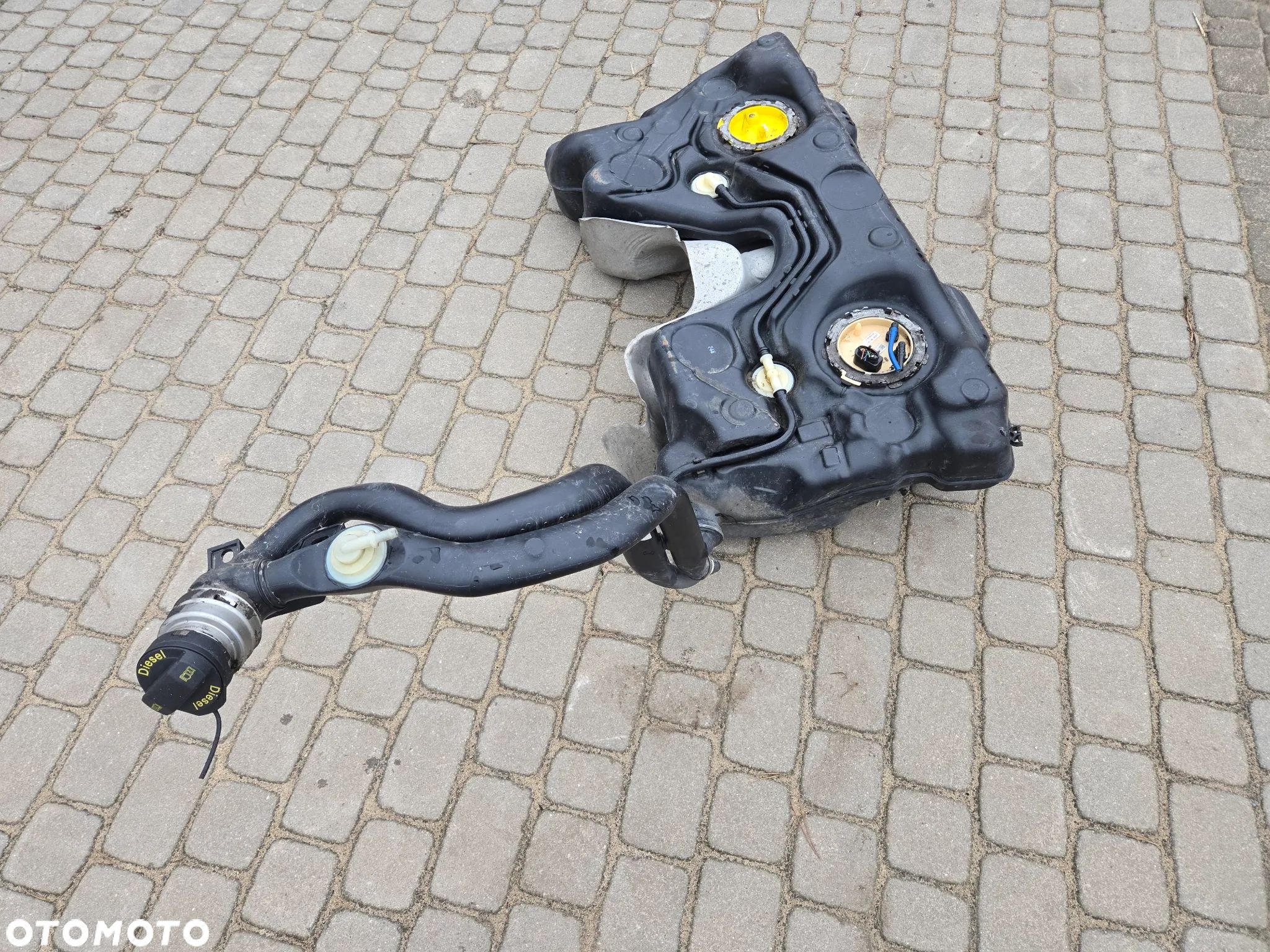 SKODA SUPERB II 2.0 TDI BAK ZBIORNIK PALIWA KOMPLET Z POMPĄ - 1