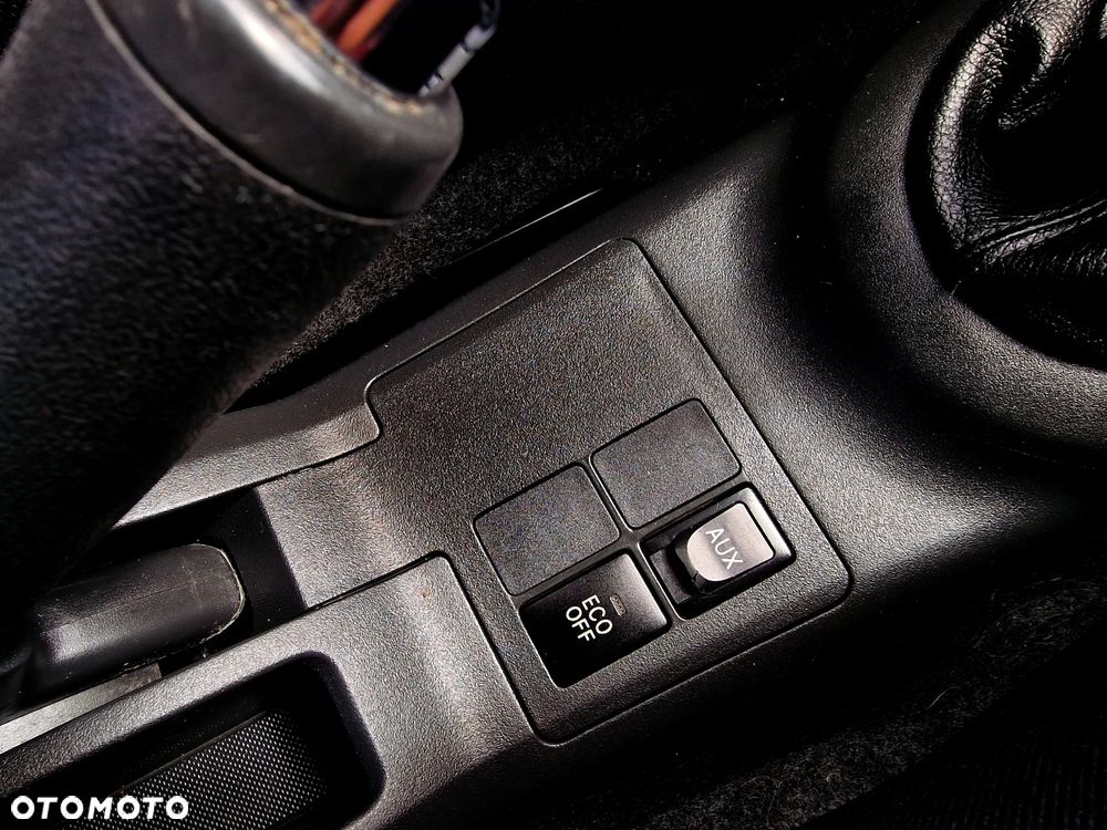 Toyota Yaris 1.33 Prestige - 25