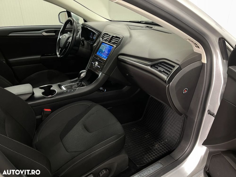 Ford Mondeo 2.0 HEV Titanium - 10