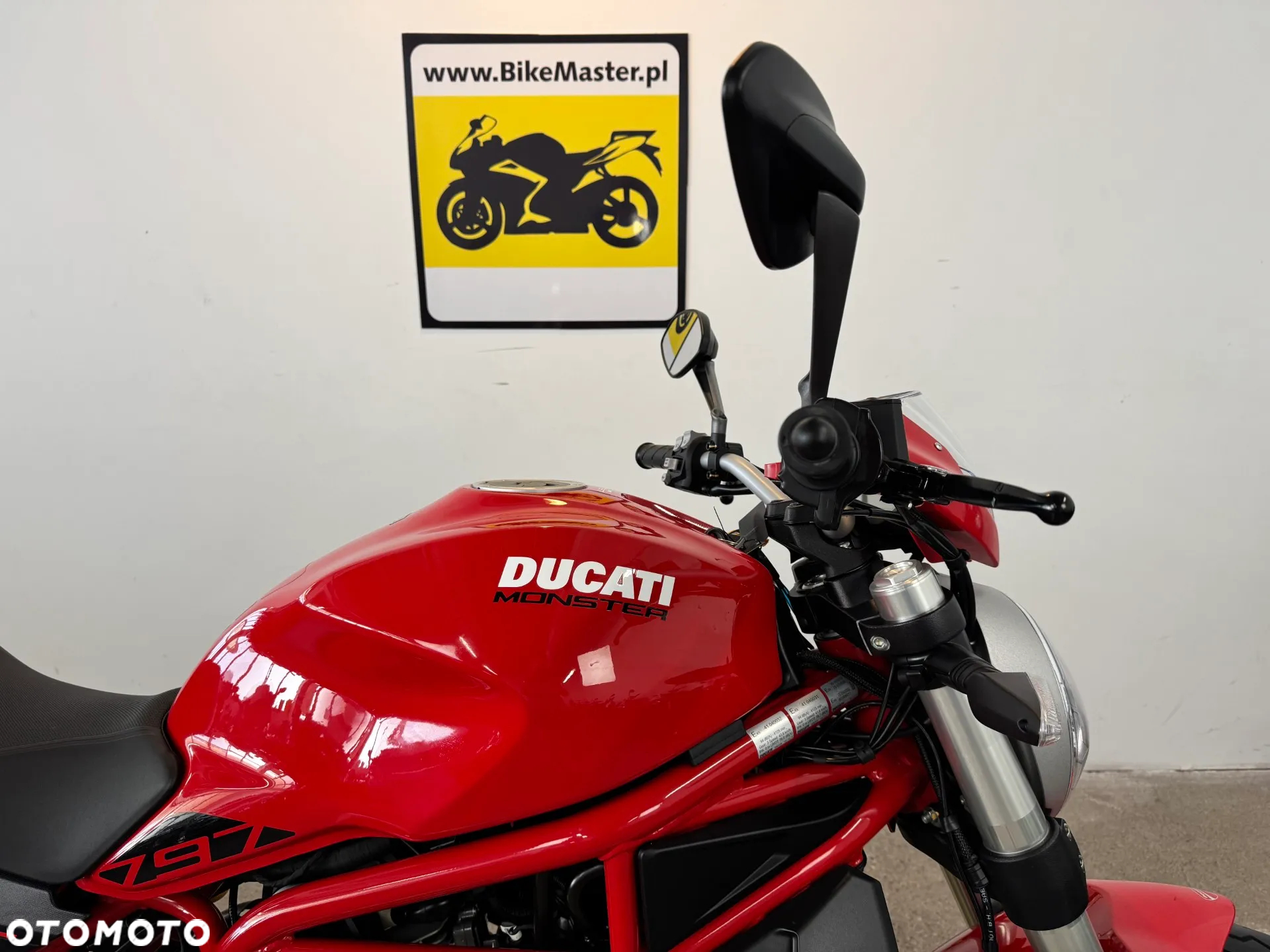 Ducati Monster - 10