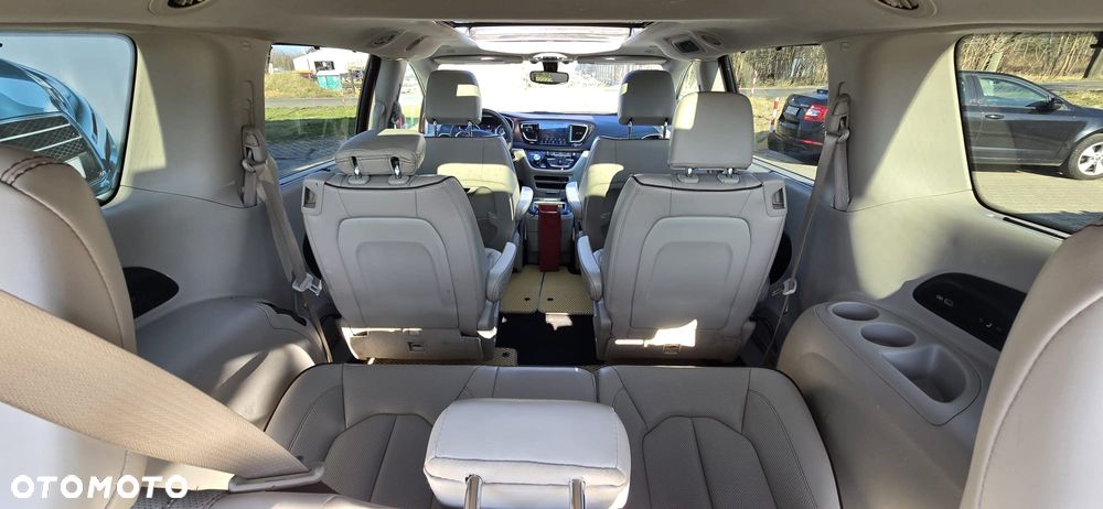 Chrysler Pacifica - 19