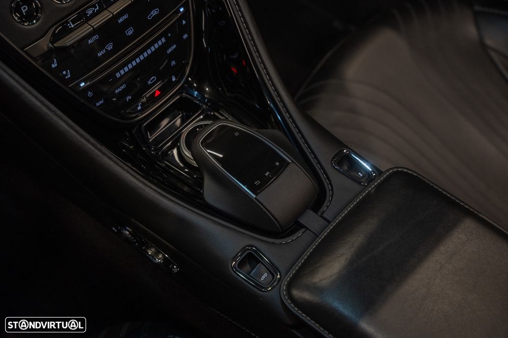 Aston Martin DB11 Volante V8 Auto - 18
