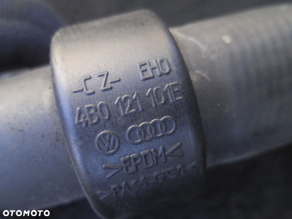 AUDI A4 B5 VW PASSAT B5 1.9TDI PRZEWÓD RURA WĄŻ WODY 4B0121101E - 2