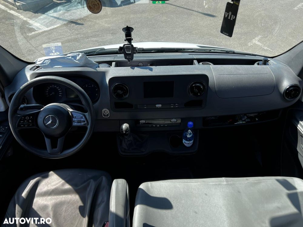 Mercedes-Benz Sprinter - 8