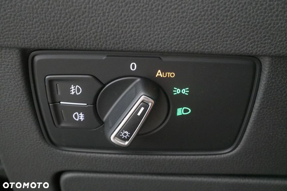 Volkswagen Passat Variant 2.0 TSI Business DSG - 26