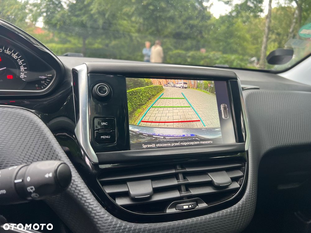 Peugeot 208 1.6 BlueHDi Allure S&S - 13