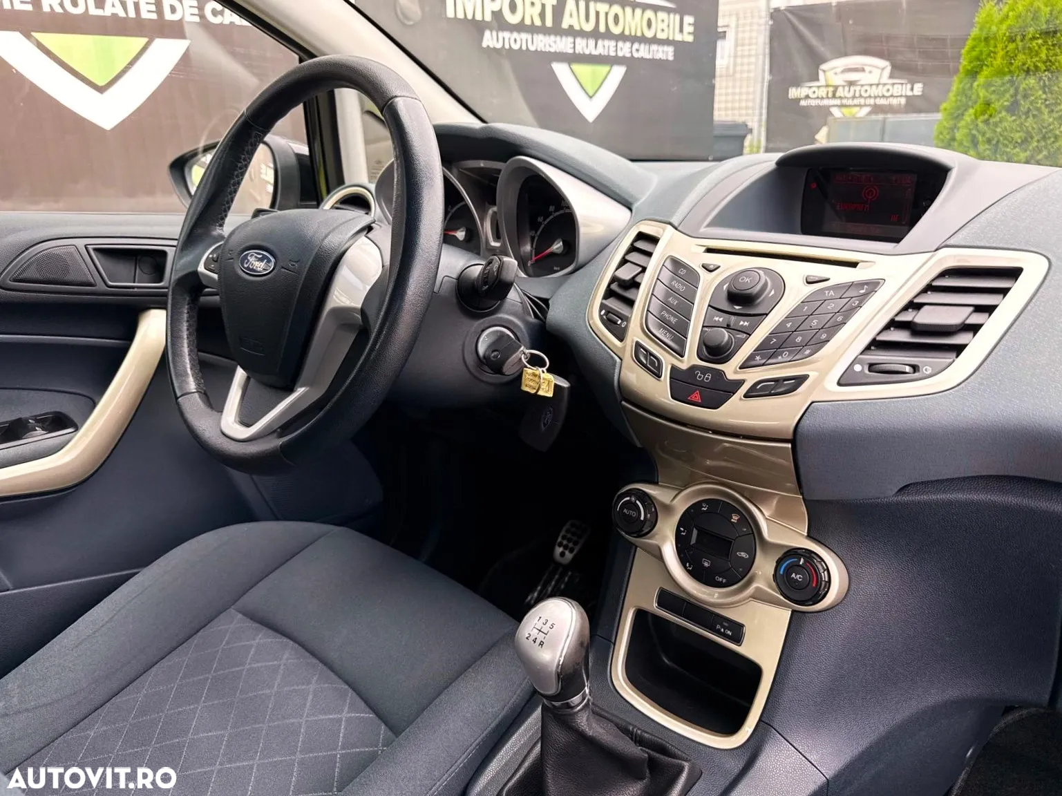 Ford Fiesta 1.4 Ghia - 9