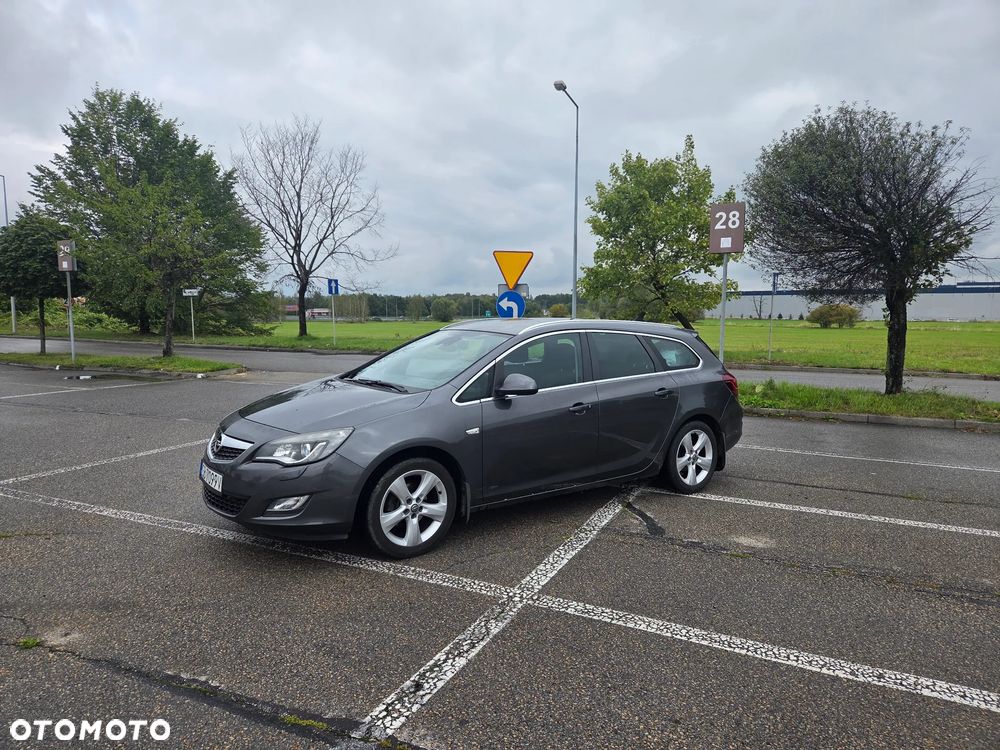 Opel Astra 2010 photo 5
