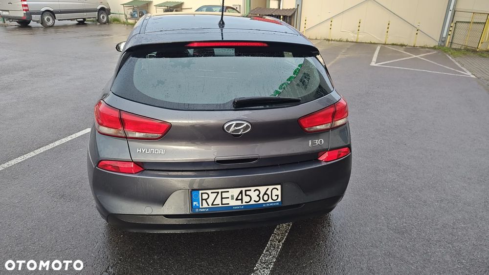 Hyundai i30 1.4 Classic + - 8