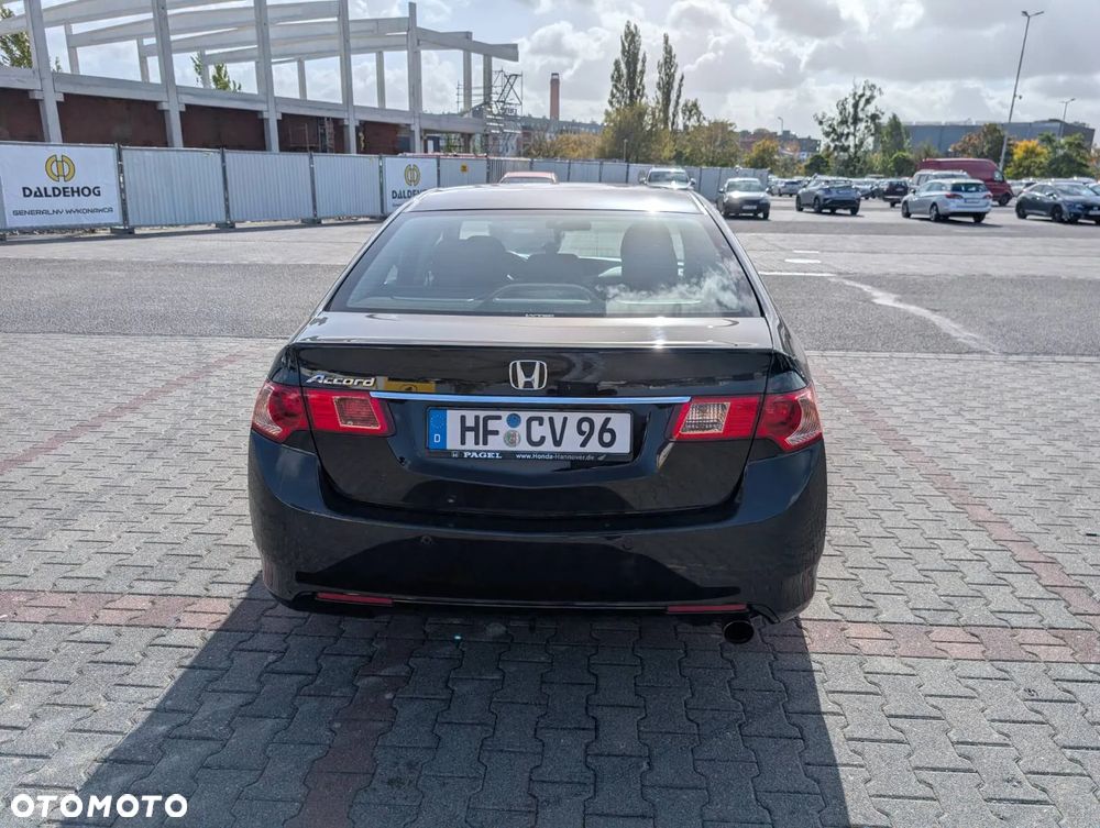 Honda Accord 2.0 Executive - 29