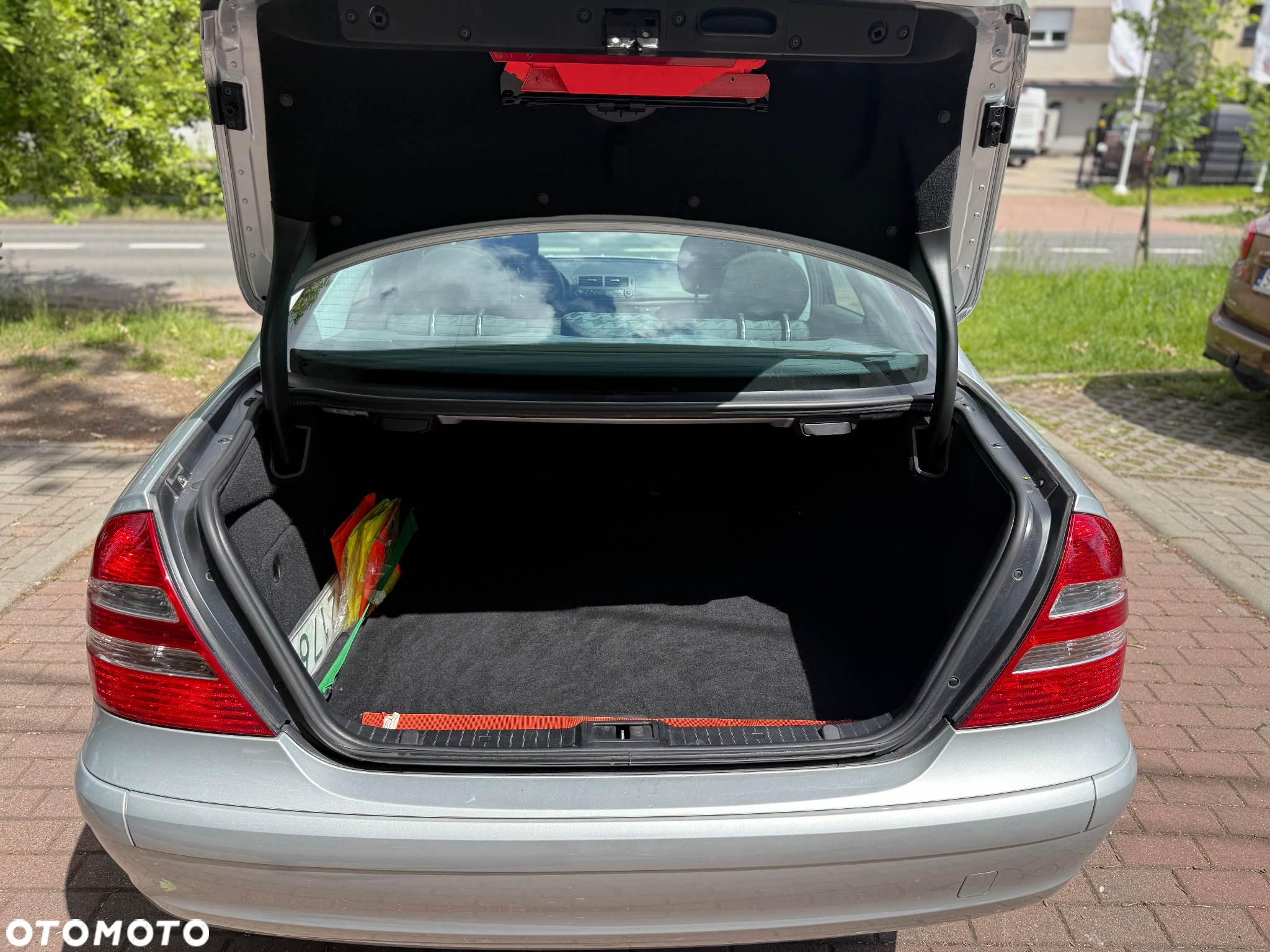 Mercedes-Benz Klasa E 220 CDI Classic - 16