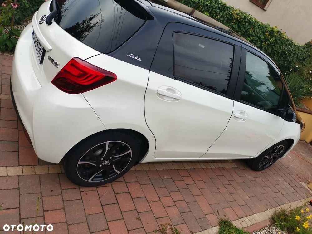 Toyota Yaris 2017 photo 3