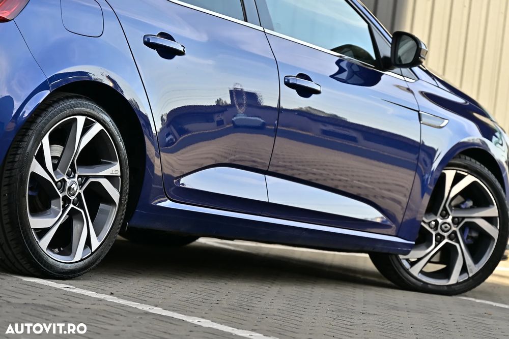 Renault Megane ENERGY TCe 205 EDC GT - 40