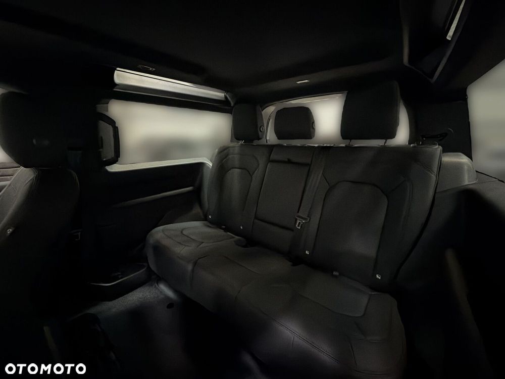 Land Rover Defender - 18