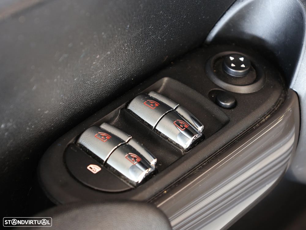 MINI 5 Portas One D - 41
