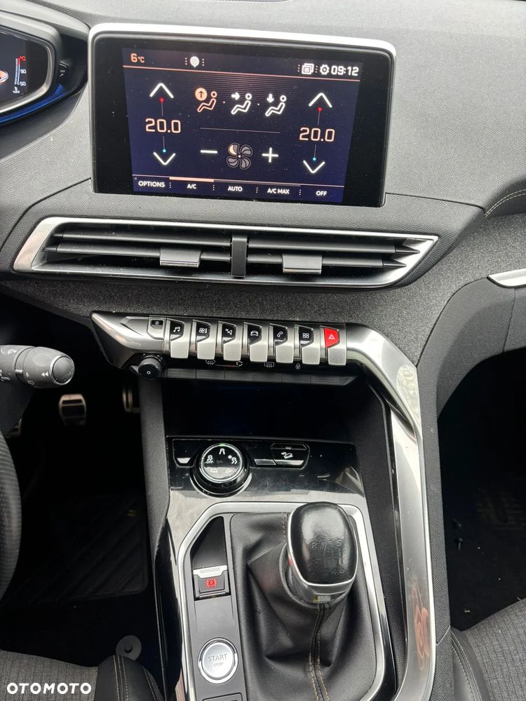Peugeot 3008 PureTech 130 Stop & Start GPF Allure Pack - 17