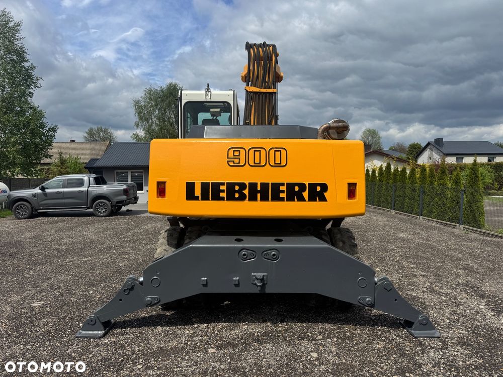 Liebherr 900B - 4