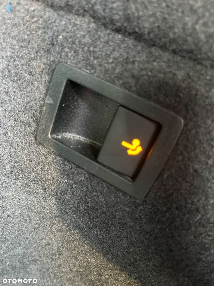 Skoda Karoq 1.6 TDI SCR DSG Style - 14