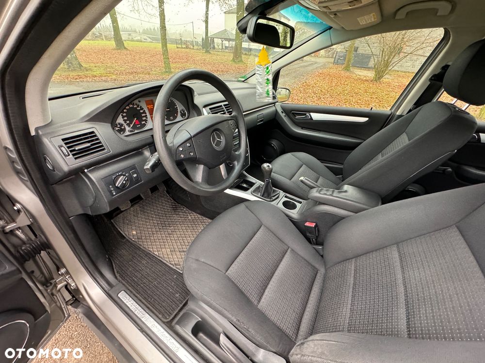 Mercedes-Benz Klasa B 180 CDI Special Edition - 22