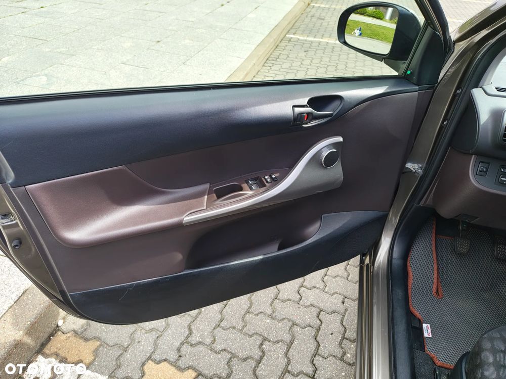Toyota iQ 1.4 D-4D - 12