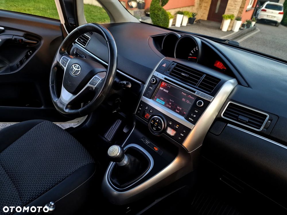 Toyota Verso 1.6 Premium - 5