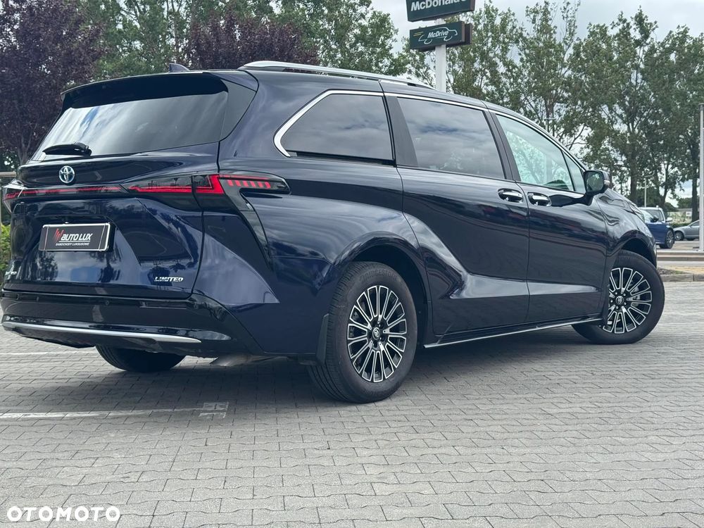 Toyota Sienna - 7