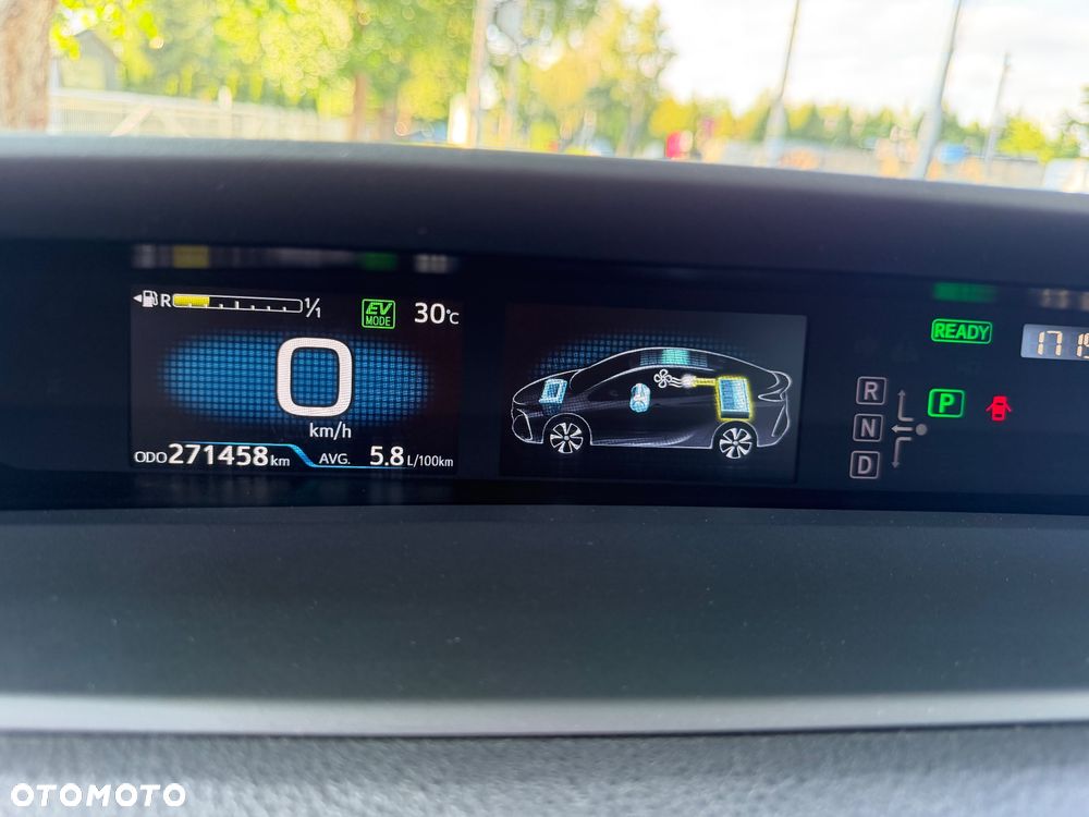 Toyota Prius (Hybrid) Life - 14