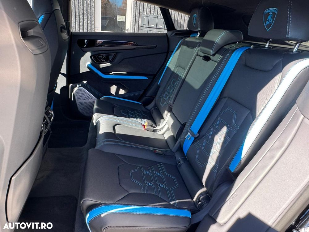 Lamborghini URUS - 13