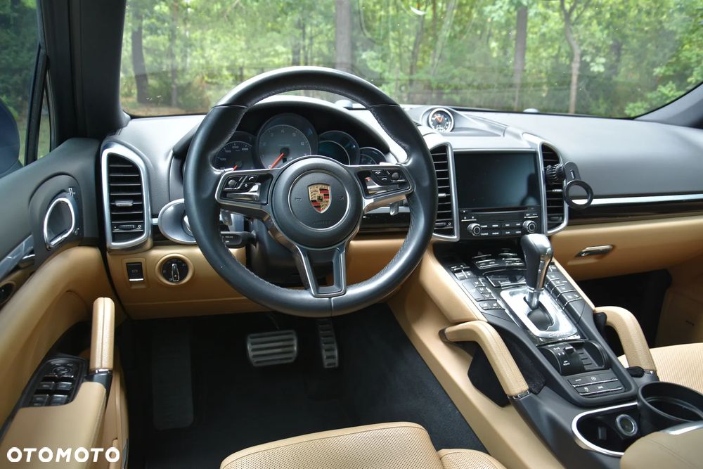 Porsche Cayenne S - 13