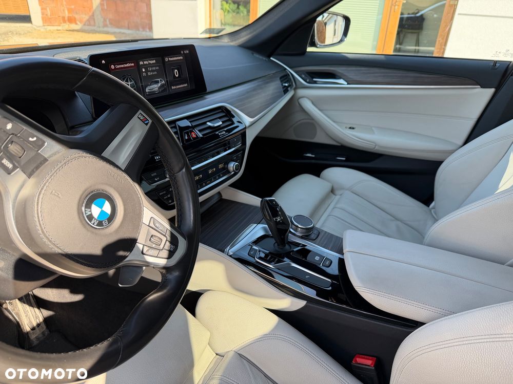 BMW Seria 5 520d xDrive - 12
