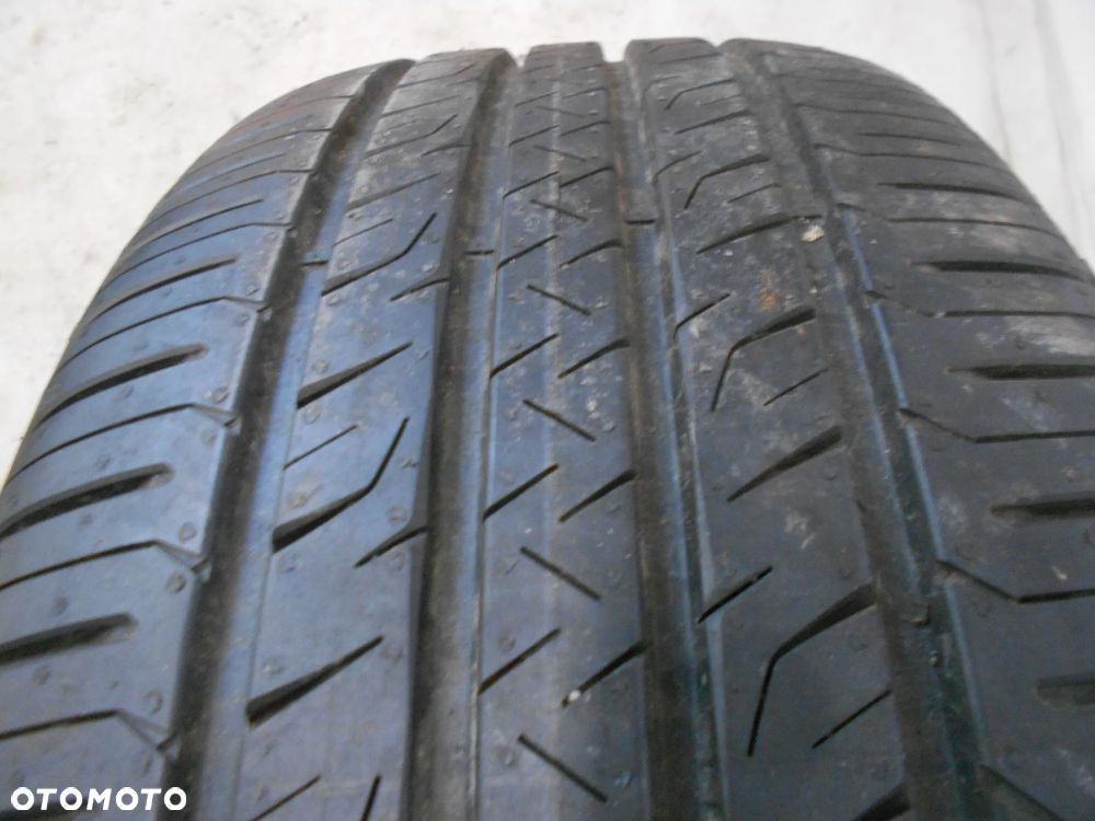 OPONA POJEDYNKA 245/45R19 GOODYEAR EFFICIENT GRIP PERFORMANCE SUV VOL DOT 5023 7.3MM - 2