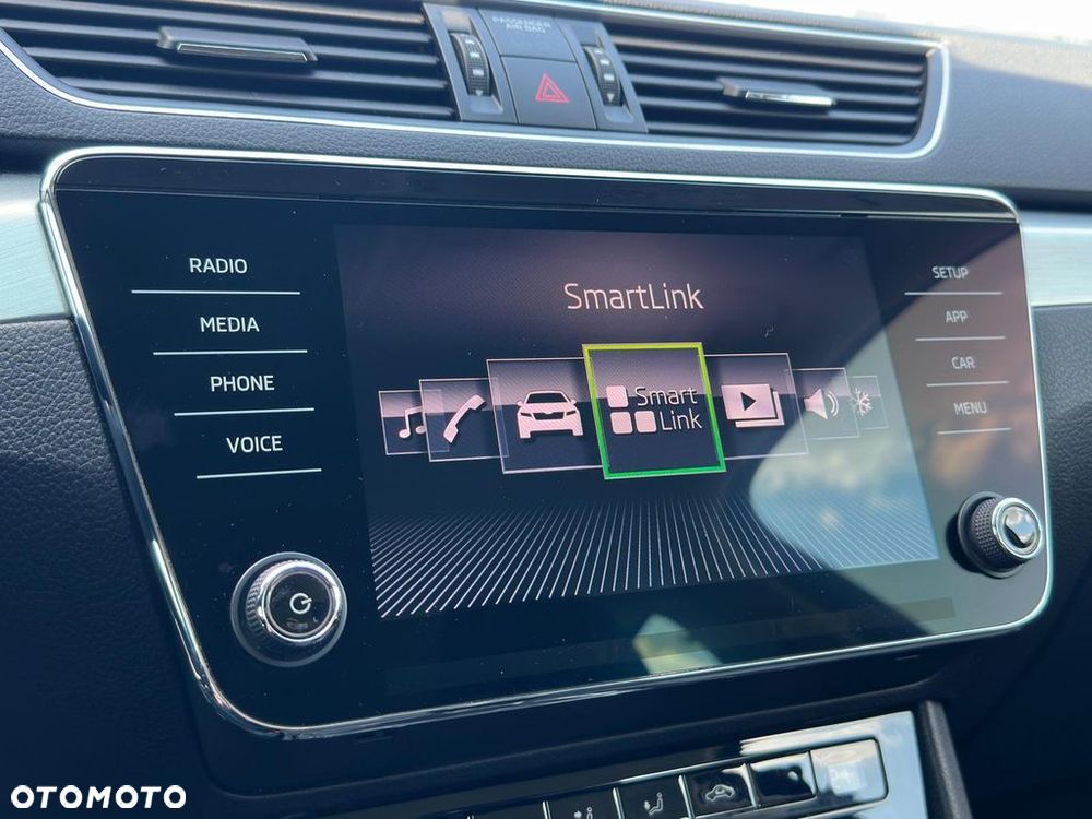 Skoda Superb 2.0 TDI SCR Ambition - 19