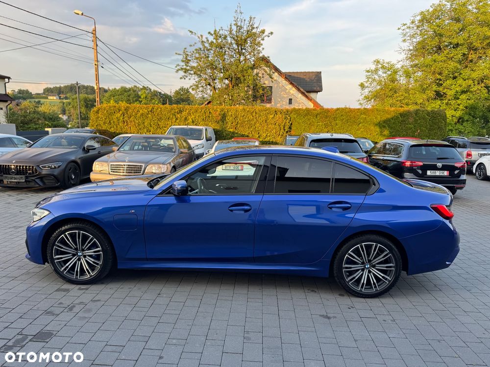 BMW Seria 3 330e M Sport - 12