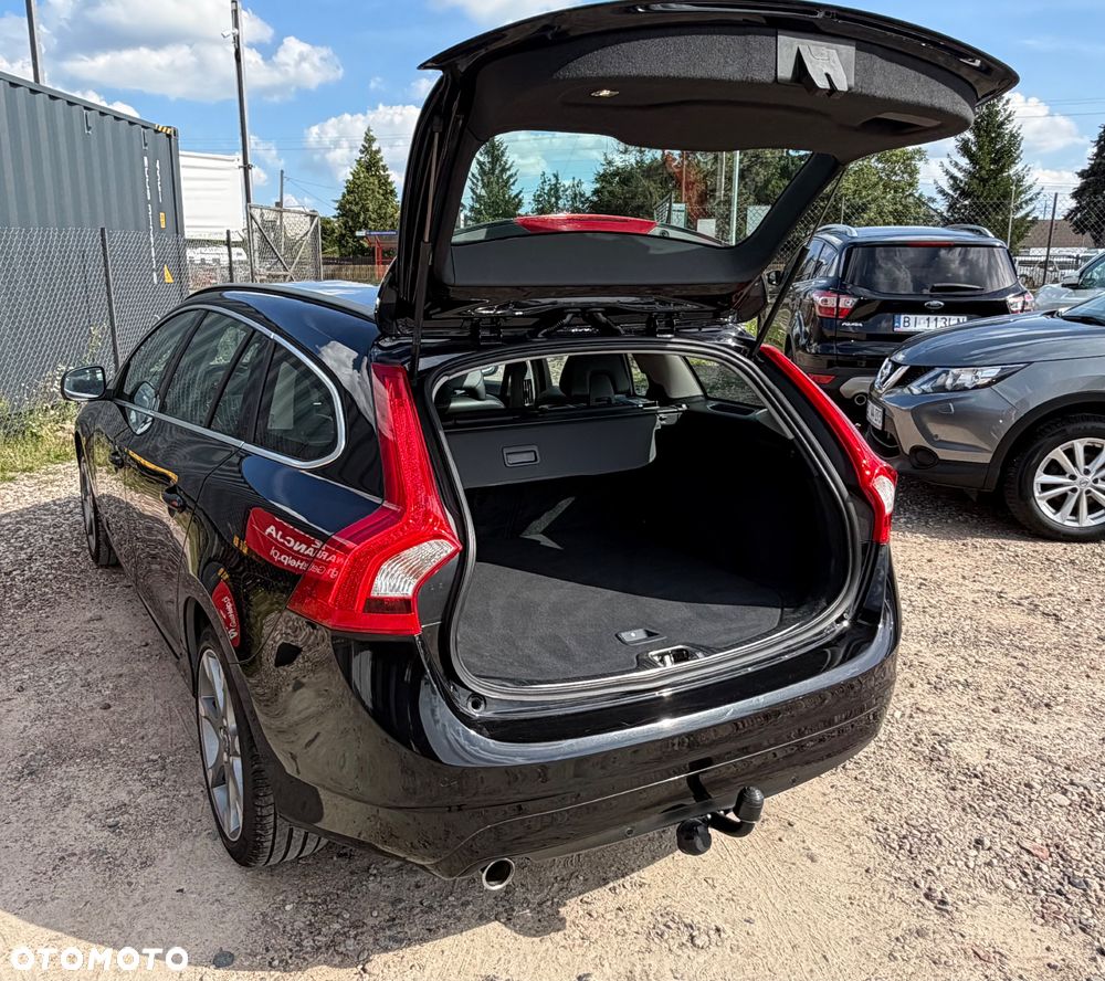 Volvo V60 D3 Drive-E Momentum - 33