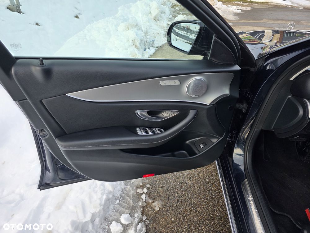 Mercedes-Benz Klasa E 200 9G-TRONIC - 22