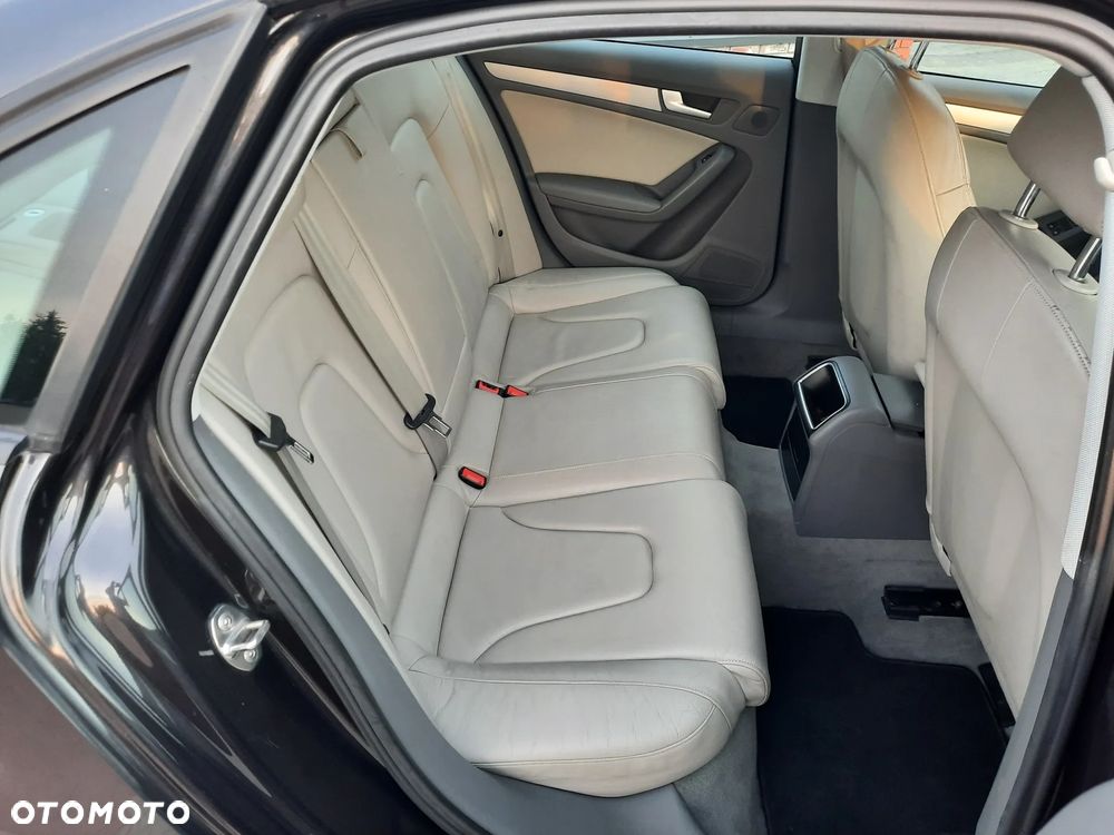 Audi A4 Limousine - 18