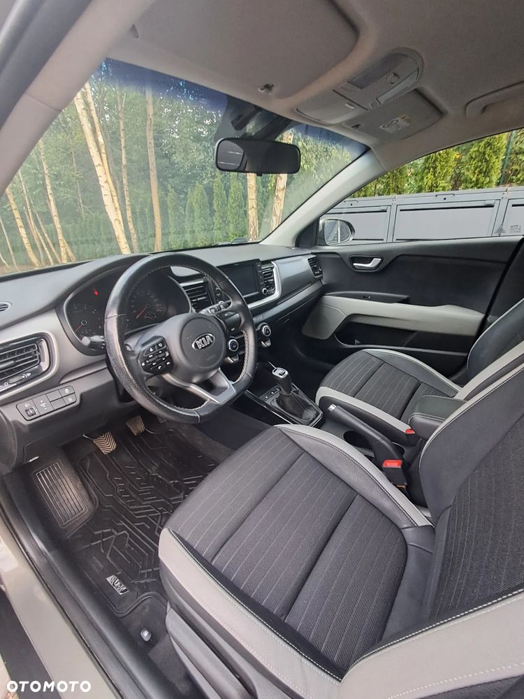 Kia Stonic 1.4 L - 11