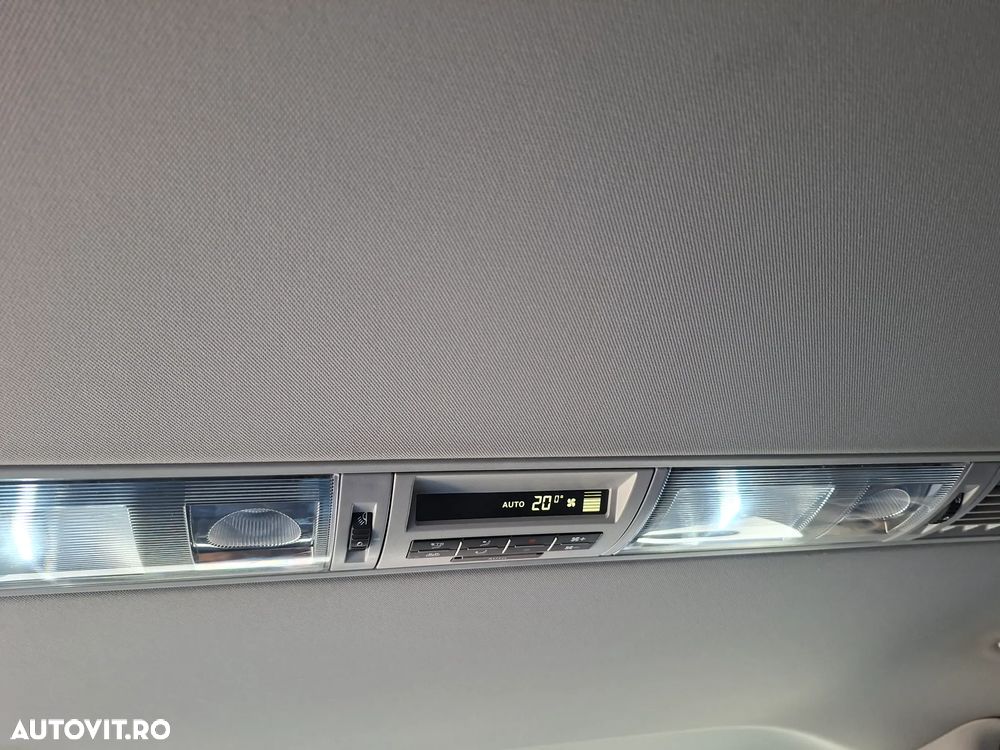 VOLKSWAGEN Multivan 2011 — imagine 33