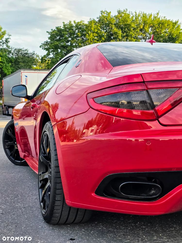 Maserati GranTurismo S Automat - 30