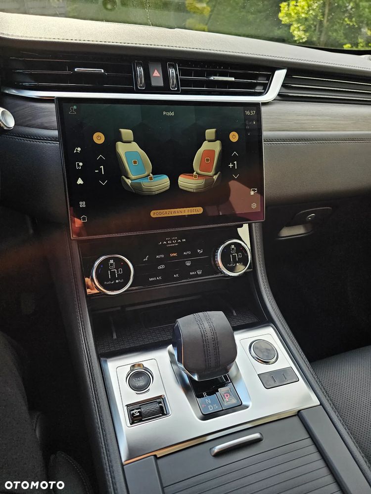 Jaguar F-Pace - 22