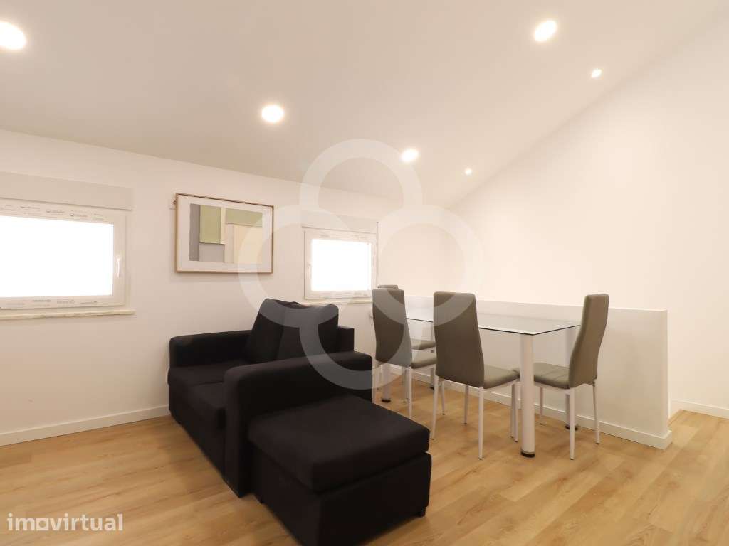 Apartamento T1 Renovado com conforto e modernidade no coração da ci... - Grande imagem: 2/9