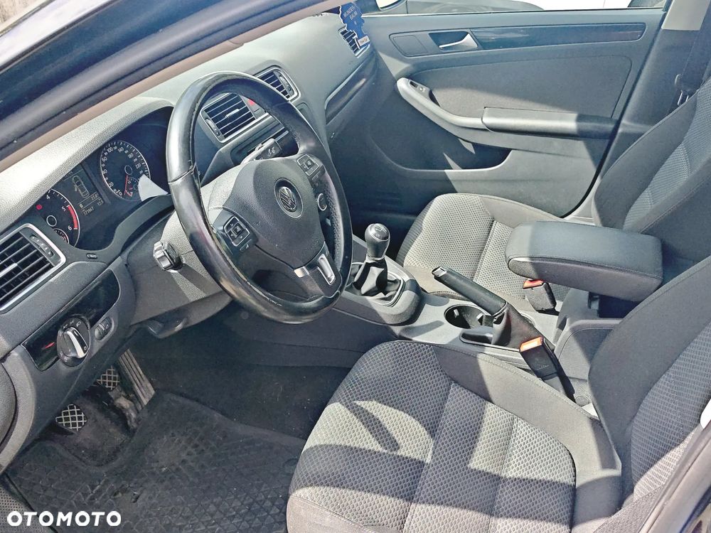 Volkswagen Jetta 1.6 TDI Comfortline Optimum - 6