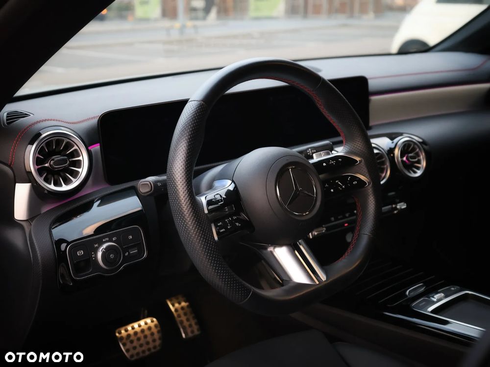Mercedes-Benz CLA 200 mHEV AMG Line 7G-DCT - 12