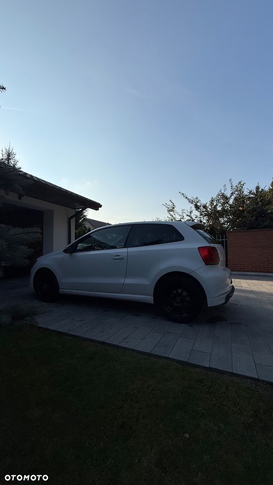 Volkswagen Polo 2011 photo 4