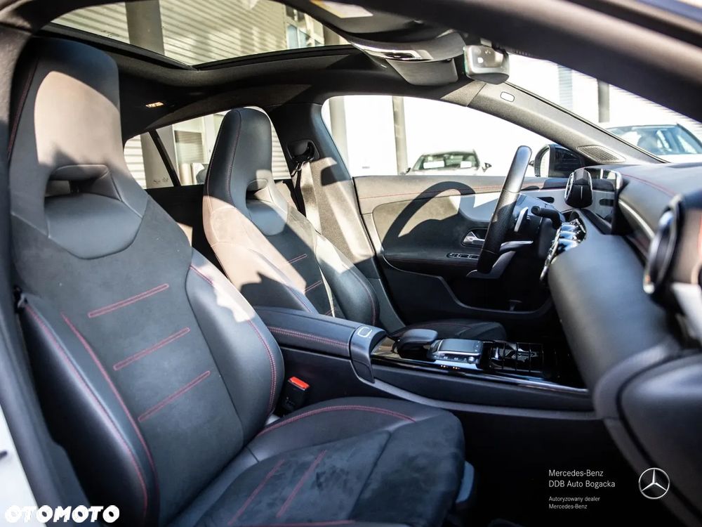 Mercedes-Benz CLA 200 d 4-Matic AMG Line 8G-DCT - 8