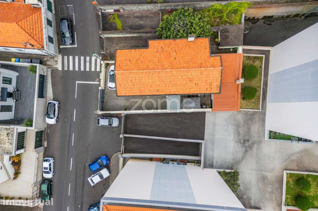 Moradia T3 em Santo António | Conforto, Localização e Estilo de Vid... - Grande imagem: 4/25