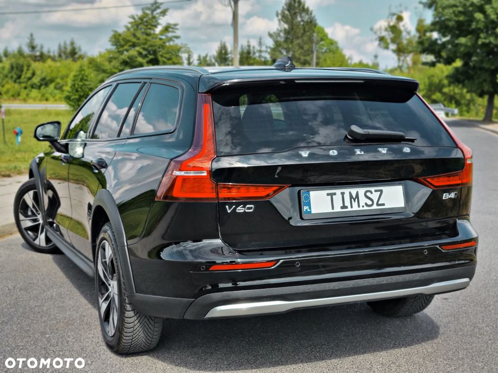 Volvo V60 Cross Country B4 D AWD Ultimate - 13