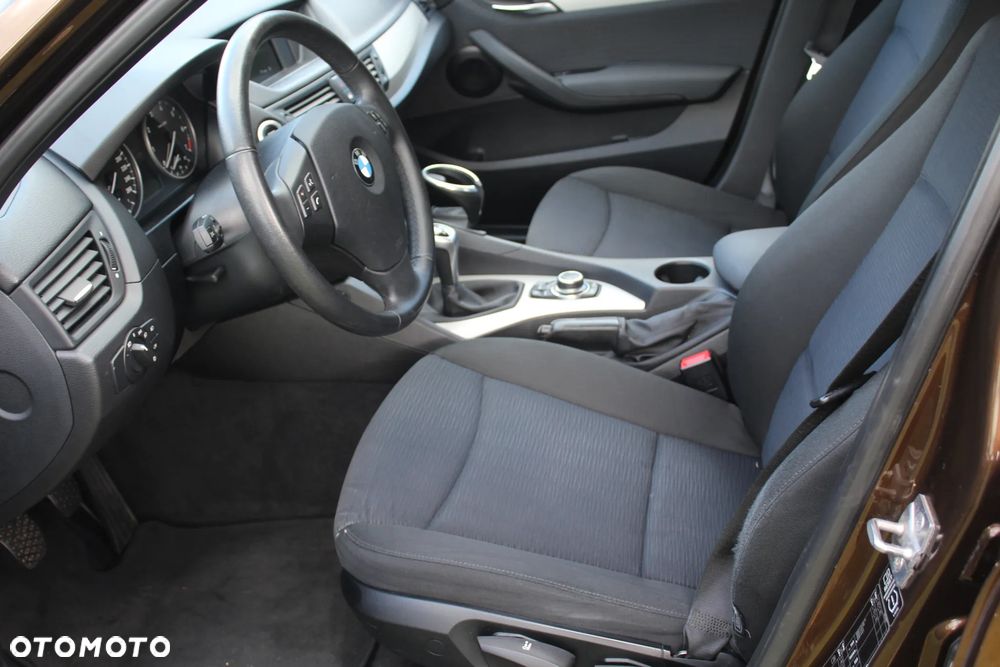 BMW X1 sDrive18i Sport Line - 13